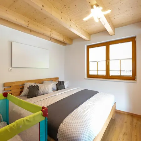 아파트 Rustic Farm In Tyrol With Mountain Views