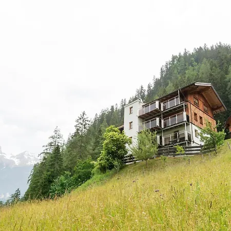 Rustic Farm In Tyrol With Mountain Views 아파트
